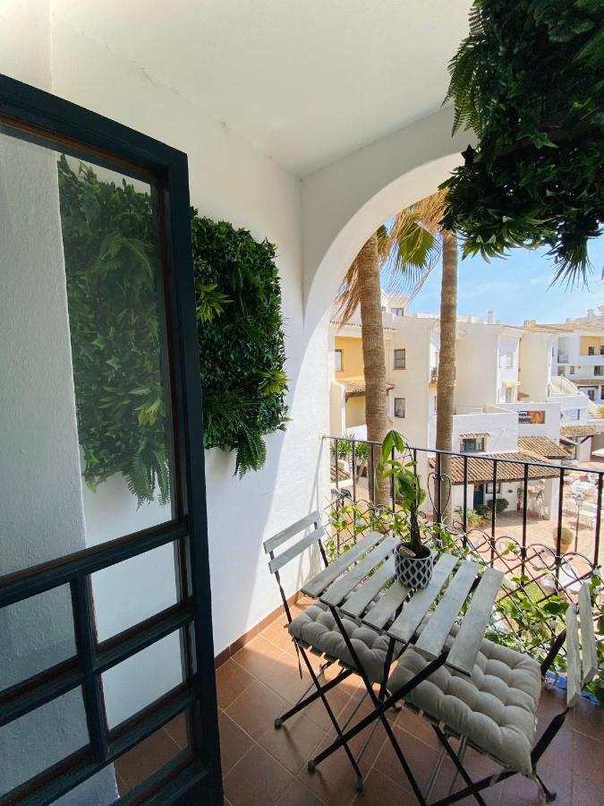 Luminoso Apartamento Para Dos Personas En Cabopino Marbella Esterno foto